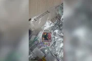 A ação policial cumpriu cinco mandados de busca e apreensão domiciliar. A ação policial cumpriu cinco mandados de busca e apreensão domiciliar.