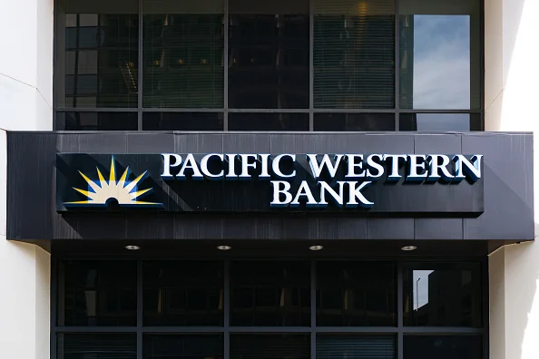 Temor sobre banco regional PacWest, dos EUA, faz ações derreterem