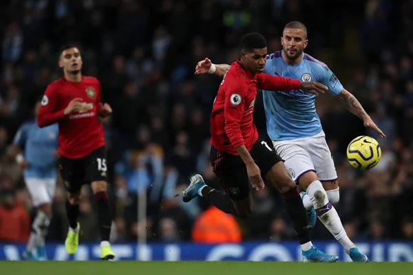 Manchester United vence clássico contra o City e ajuda Liverpool