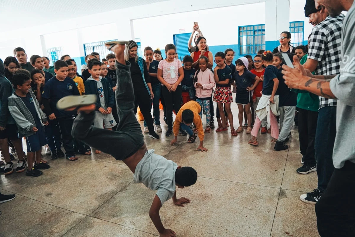 O projeto é realizado com recursos da Política Nacional Aldir Blanc (Pnab), por meio do Edital de Dança nº 08/2026 da Secretaria de Estado da Cultura de Goiás O projeto é realizado com recursos da Política Nacional Aldir Blanc (Pnab), por meio do Edital de Dança nº 08/2026 da Secretaria de Estado da Cultura de Goiás