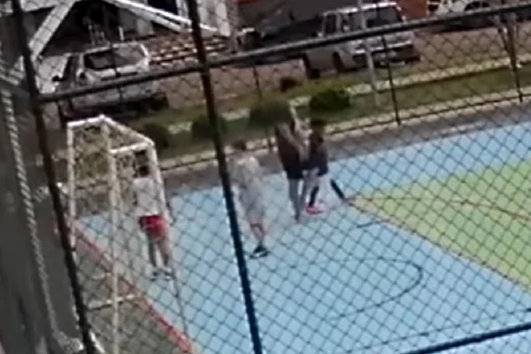 Mães marcam protesto após agressão de casal a criança na Octogonal