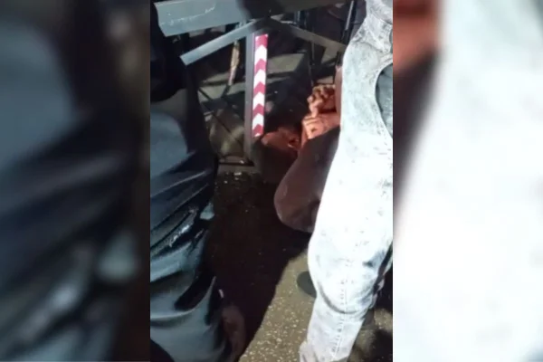 Cliente diz ter sido espancado por seguranças de bar: “Viado safado” - destaque galeria Cliente diz ter sido espancado por seguranças de bar: “Viado safado” - destaque galeria