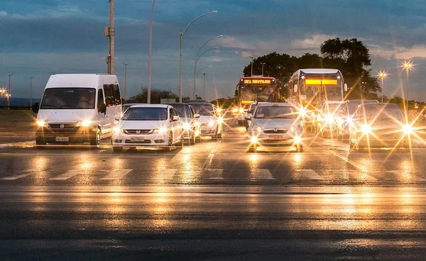 Idoso é atropelado ao atravessar o Pistão Sul, em Taguatinga
