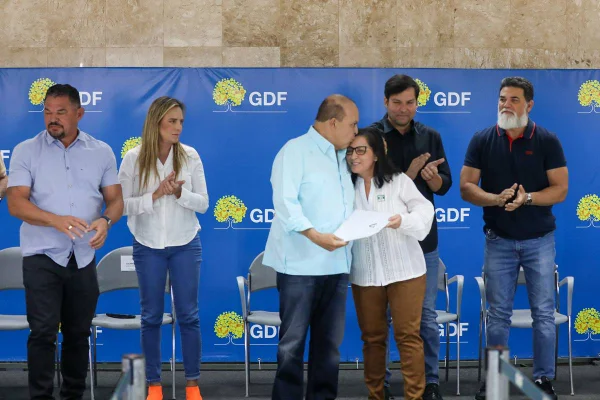 GDF já celebrou 900 contratos e escrituras para regularização de empresas