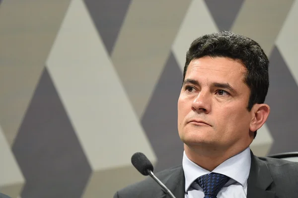 Moro decide que tem competência para julgar Lula