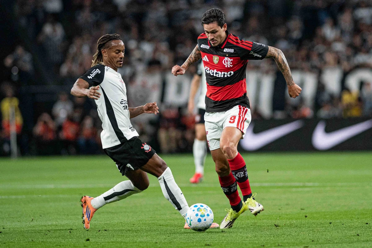 Flamengo e Corinthians se enfrentam no Maracanã pela 27ª rodada