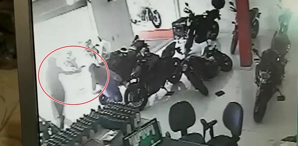 Comerciante é atingido por disparos dentro de loja em Sobradinho