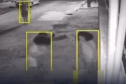 Testemunhas tiraram a mulher do local do crime