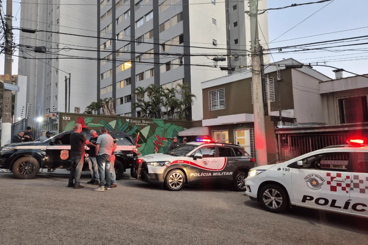 Homem reage a tentativa de assalto e é baleado na Vila Madalena - imagem 1 Homem reage a tentativa de assalto e é baleado na Vila Madalena - imagem 1