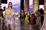 Metrópoles Catwalk une moda, música e saberes ancestrais na 3ª noite; veja - imagem 3 Metrópoles Catwalk une moda, música e saberes ancestrais na 3ª noite; veja - imagem 3