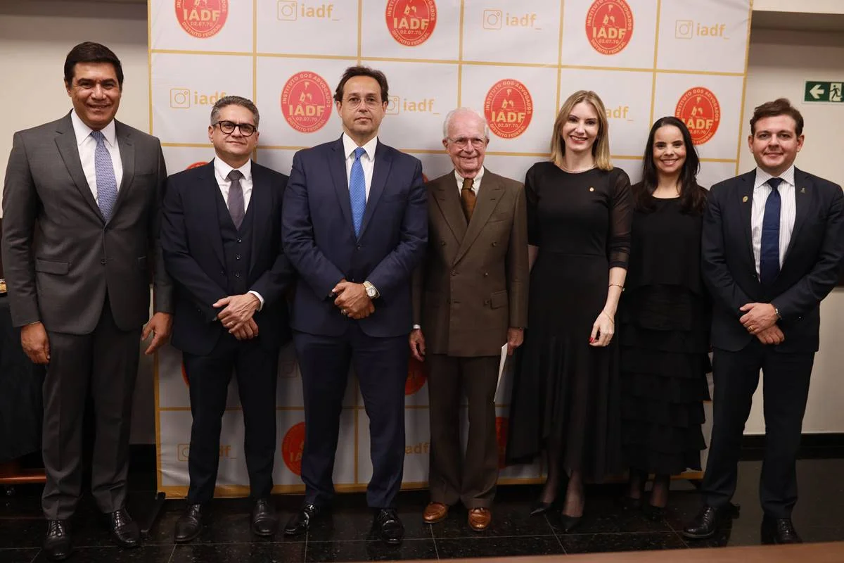 Claudio Lima, Rodrigo Queiroga, Marcio Nunes, Pedro Gordilho, Jaqueline Di Domenico, Renata Vianna e Renato Guanabara Leal Claudio Lima, Rodrigo Queiroga, Marcio Nunes, Pedro Gordilho, Jaqueline Di Domenico, Renata Vianna e Renato Guanabara Leal