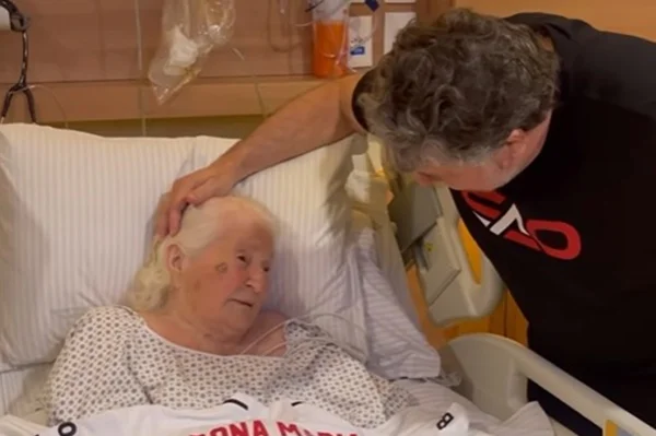 Casares posta vídeo emocionante com mãe - Metrópoles