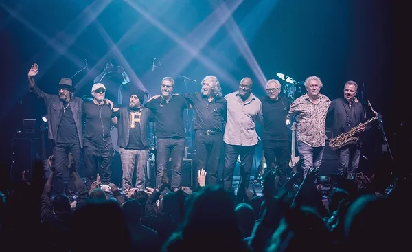 Dire Straits Legacy se apresenta em Brasília durante turnê latina