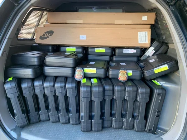 Armas fraudadas do sistema do Exército são apreendidas no Rio