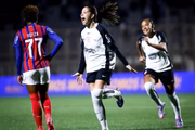 Corinthians passou pelo Bahia.