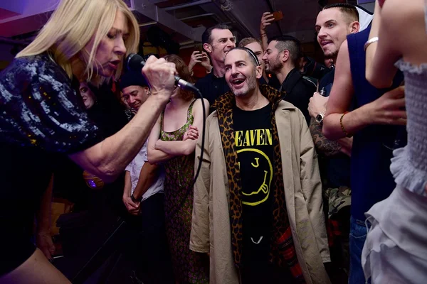 Nirvana processa Marc Jacobs por violação de direitos autorais