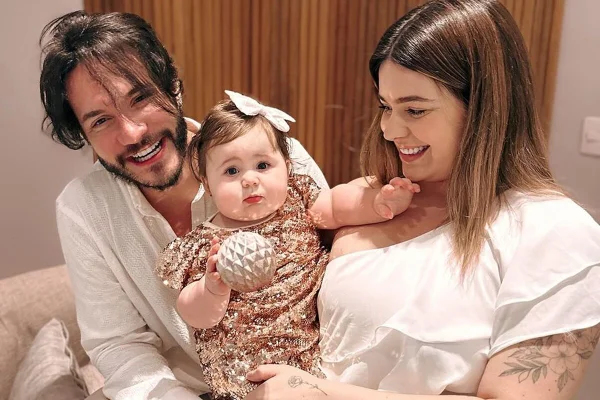 Eli, Lua e Viih Tube posam juntos e de looks de festa - Metrópoles