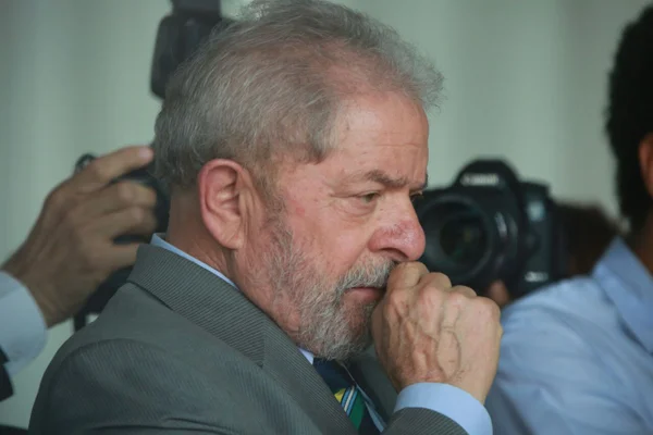 Ex-presidente Lula é denunciado na Operação Lava Jato