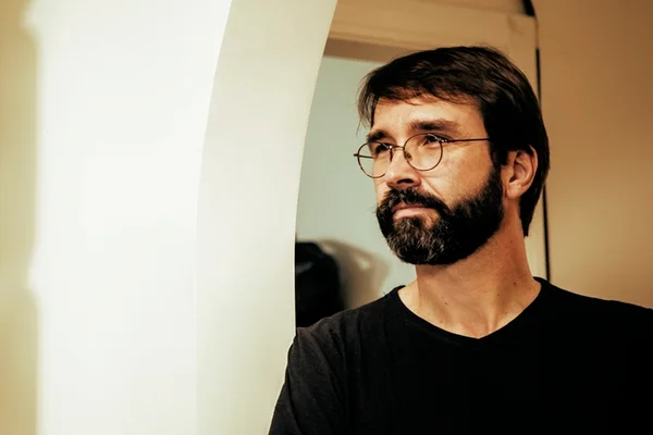 Cineasta brasiliense se posiciona contra fechamento da Ancine
