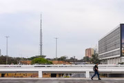Foto que mostra a torre de TV