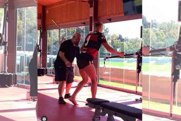 Cabe no Mengão? Haaland aparece treinando com camisa de Gabigol