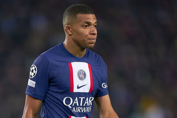 Ex-Chelsea critica Mbappé e chama o francês de “bebê chorão”