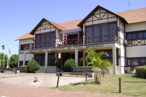 Concurso da Prefeitura de Pato Bragado (PR) tem salários de R$ 9 mil