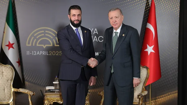 imagem colorida mostra os presidentes da Turquia e Síria - Metrópoles