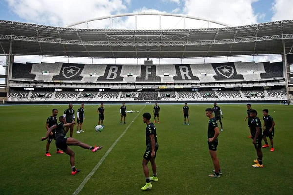 Botafogo no Nilton Santos