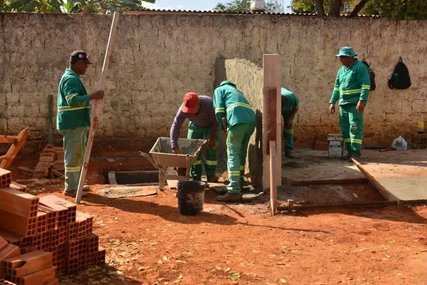 Obra de construção de ecoponto em Aparecida de Goiânia (GO)