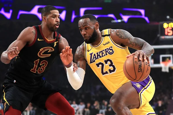 Lakers batem Cavaliers e conquistam a 9ª vitória seguida