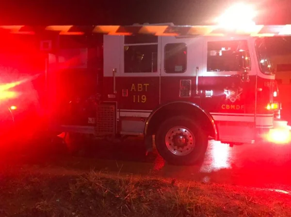 Bombeiros encontram corpo queimado dentro de contêiner, no Guará I