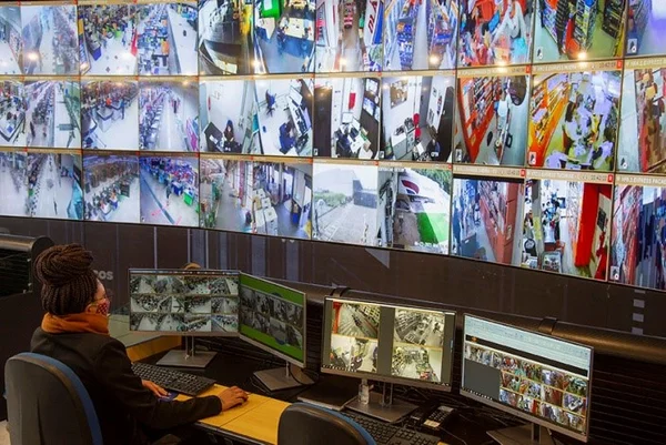 Serviço de monitoramento de imagens de segurança do Carrefour
