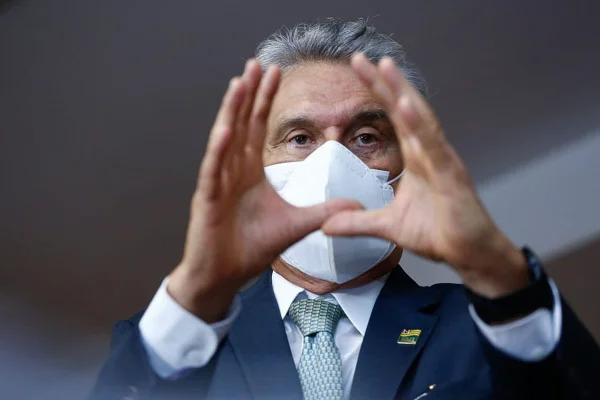 governador de goiás, ronaldo caiado, durante anúncio de medidas contra a covid-19