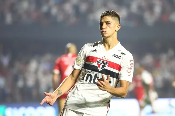 São Paulo faz lição de casa contra o Inter e está na Libertadores