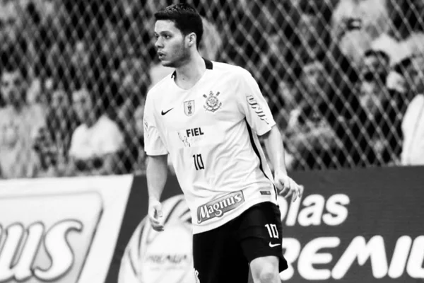 Ex-jogador de futsal do Corinthians morre após passar mal na Rússia