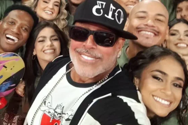 Alexandre Frota visitou o túmulo de Chorão: "Pedir permissão" - Metrópoles
