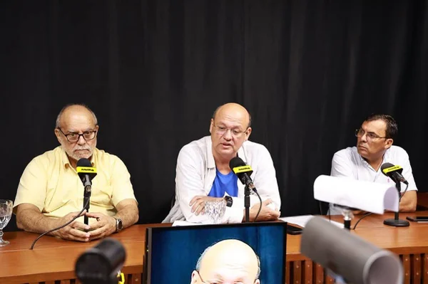 Mozart Julio Tabosa Sales, secretário do Ministério da Saúde