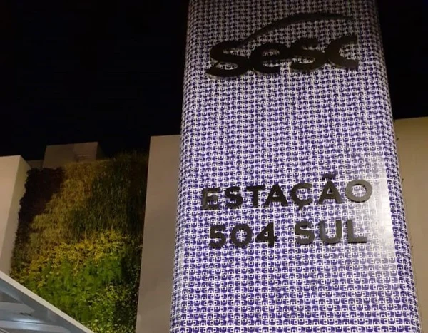 Sesc-DF da Estação 504 Sul recebe fachada de azulejos de Athos Bulcão