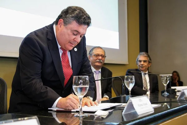 Afonso Assad presta depoimento na CPI da saúde nesta quinta (27)