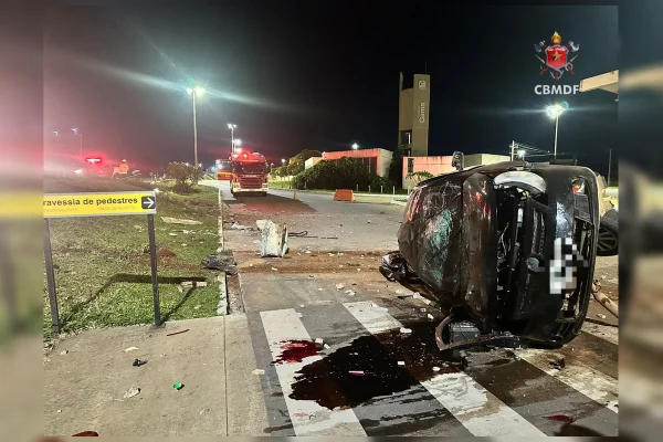 Carro bate em poste na DF-480 e jovem tem traumatismo craniano grave