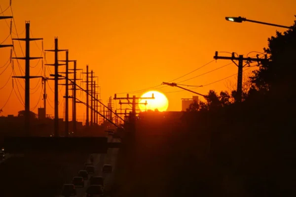 Imagem coloirda do nascer do sol - Metrópoles