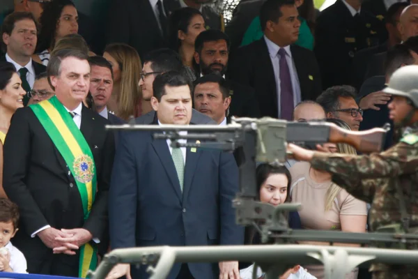 Maia, Guedes, Damares e Toffoli desfalcam desfile de 7 de Setembro