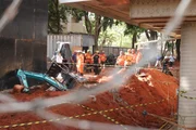 Um trabalhador da obra faleceu ao ser soterrado pela máquina Um trabalhador da obra faleceu ao ser soterrado pela máquina