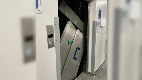 Elevador trava e deixa pacientes assustados