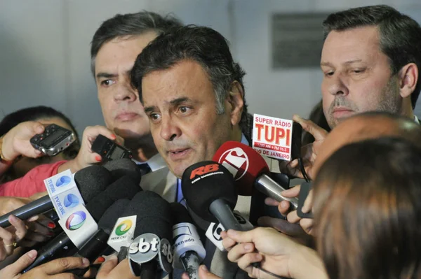 Aécio diz ter receio que governo Temer possa se parecer com o de Dilma