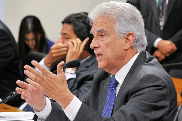 Câmara aprova projeto de combate aos supersalários públicos