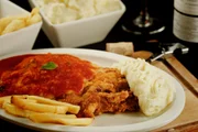 Parmegiana de frango, do Aquela Parmê Parmegiana de frango, do Aquela Parmê