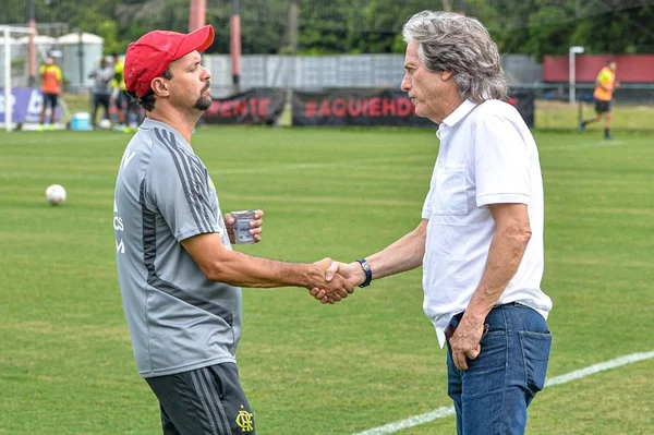 Após 10h no Ninho, Jorge Jesus irá ao clássico Vasco x Flamengo