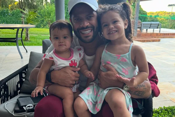 Hulk Paraíba relata susto após a filha de 3 anos ir parar no hospital - Metrópoles
